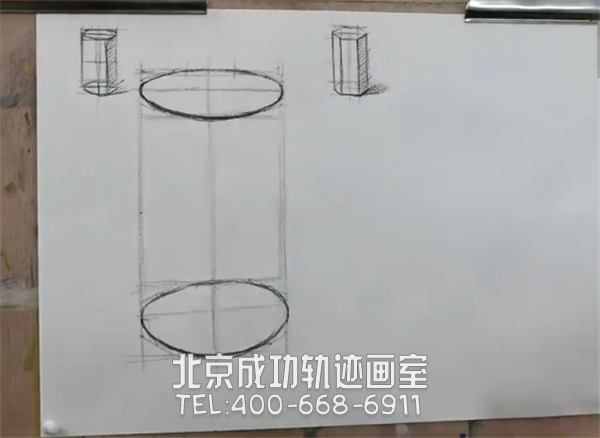 怎么画素描圆柱体