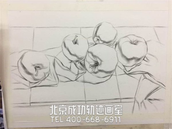 如何画一个素描苹果